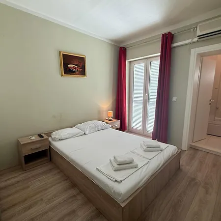 Max Gastro House 4*