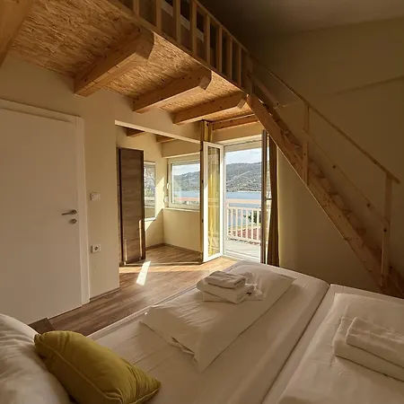 Max Gastro House 玛里纳