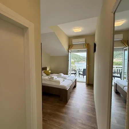 Max Gastro House 4* Marina