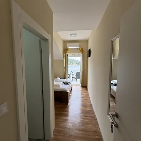 Hotel Max Gastro House Marina