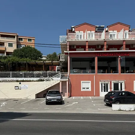 Hotel Max Gastro House 4*