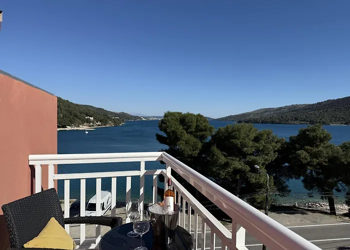 Max Gastro House 4* Marina